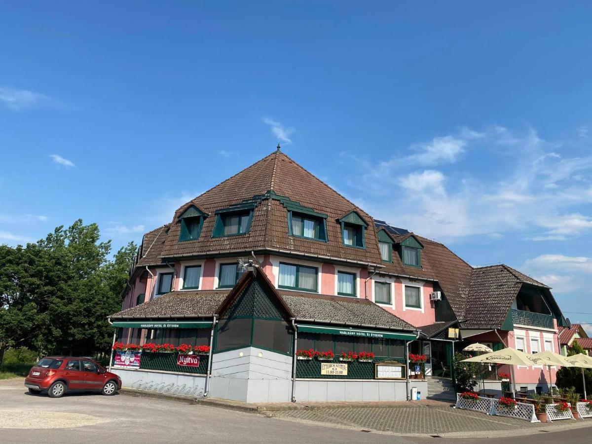 Hableany Hotel Tiszafüred エクステリア 写真